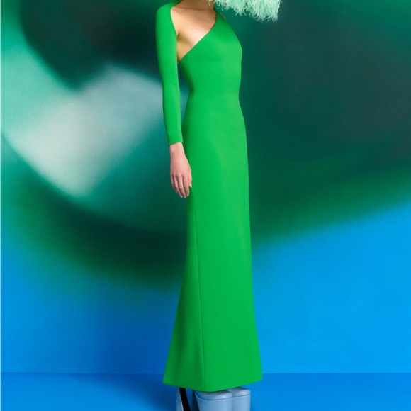 Saren One-Shoulder Crepe Maxi Dress - Picture 4 of 9